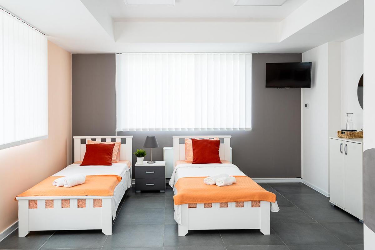 Kostovski Rooms-Near E75 To Greece Veles Esterno foto